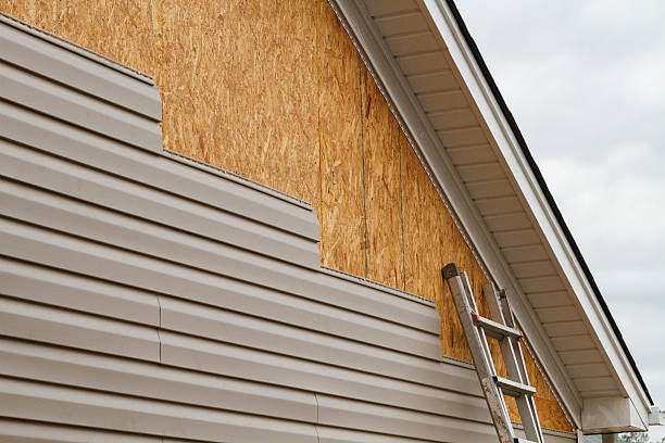 Professional Emergency Siding Repair technician working in Graniteville, SC